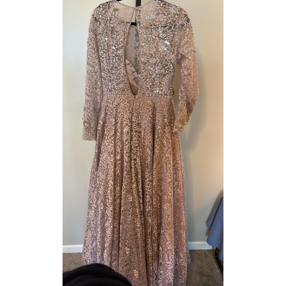 Mac Duggal - Long flowing pink dress with long sleeves - Picture 3 of 8